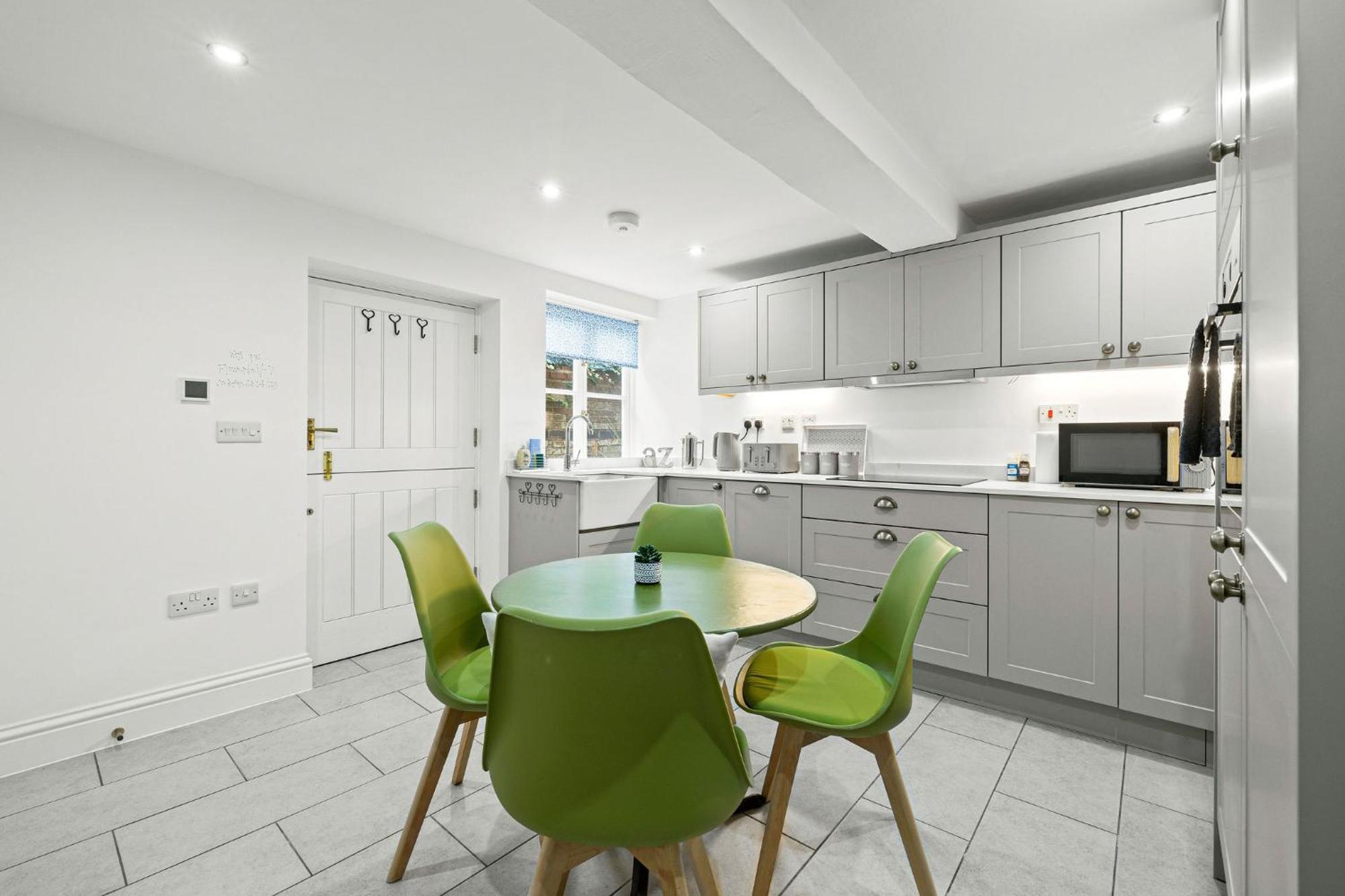 Bell Cottage By Ludlow Castle With Onsite Parking Exterior photo