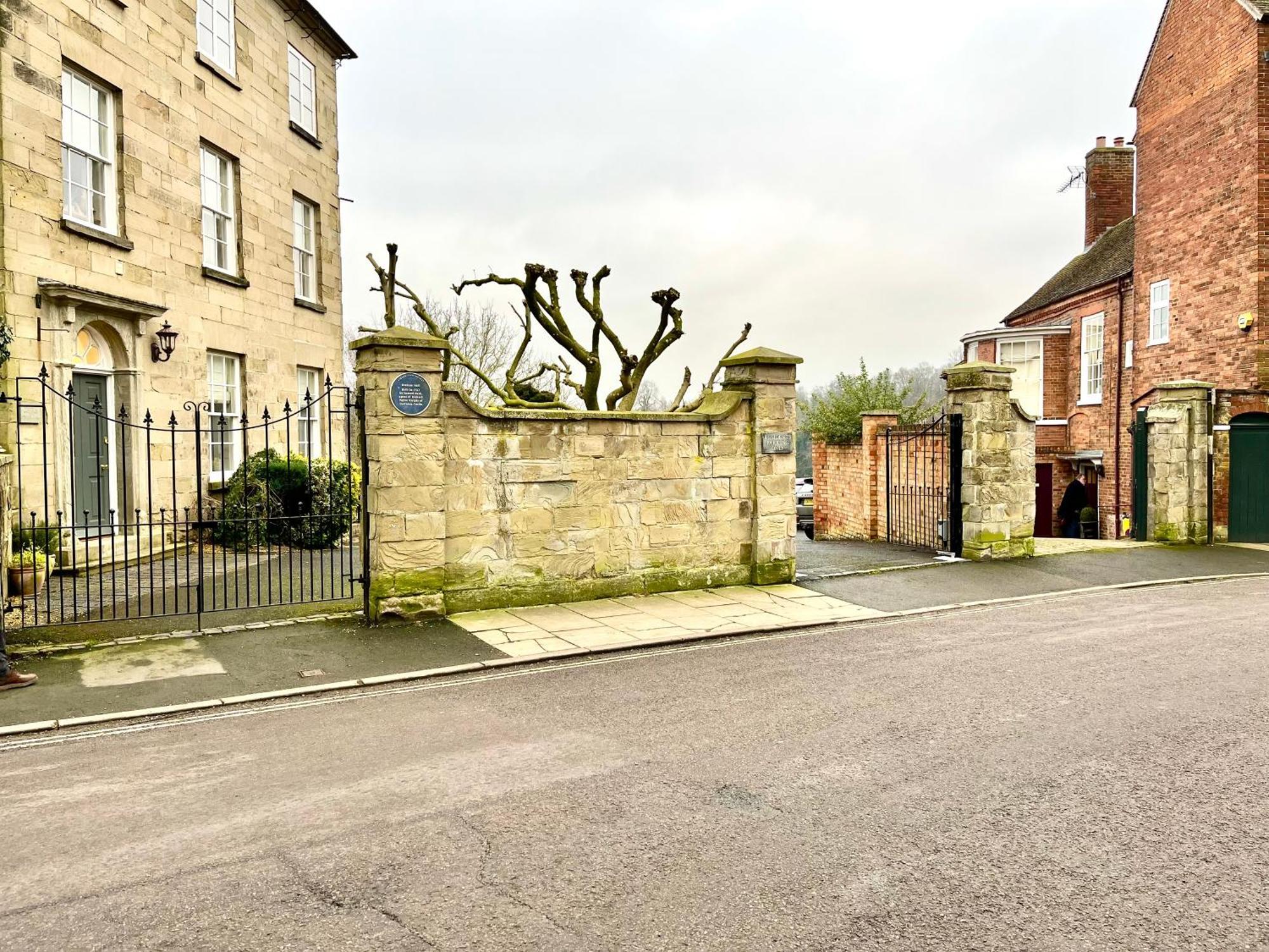 Bell Cottage By Ludlow Castle With Onsite Parking Exterior photo
